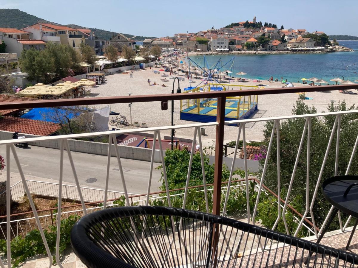 Rooms 22 - Beachfront Primošten Eksteriør billede