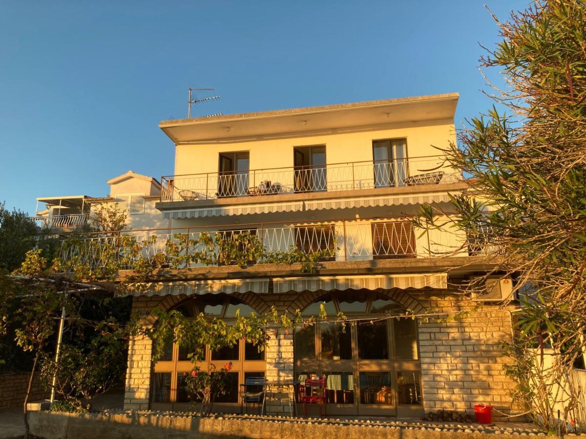 Rooms 22 - Beachfront Primošten Eksteriør billede